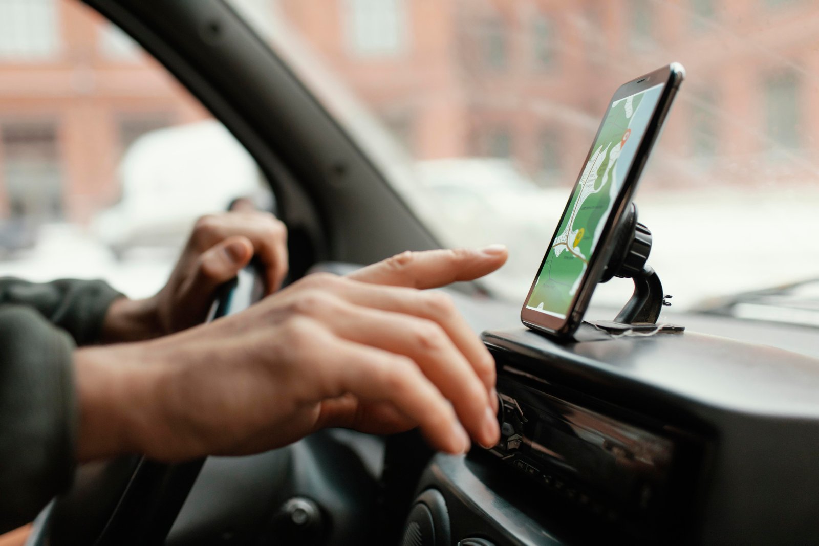 Car Mounts & Holders